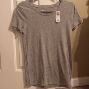 GAP gray short sleeve T-shirt